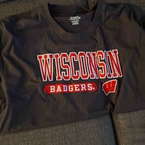 Wisconsin badger Tshirt. Size XL 433